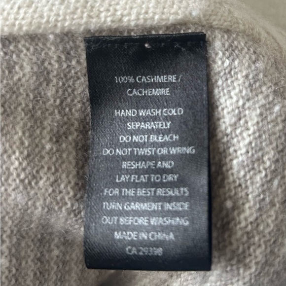 💫100% Cashemire Women’s Oversize Asymmetrical Knit Sweater.Rare FIND - Picture 11 of 11